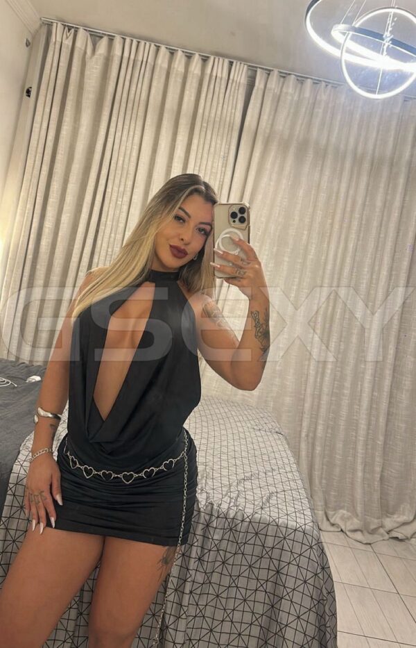 Acompanhante Nicolly Gomes