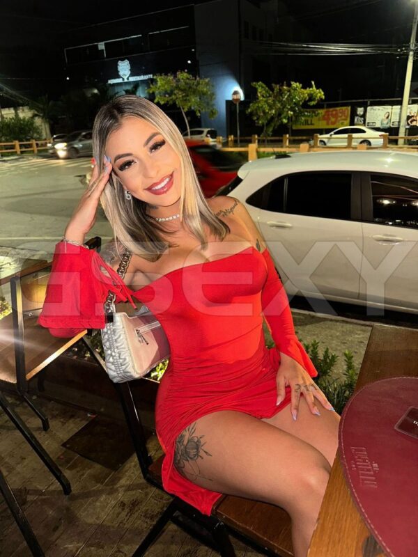 Acompanhante Nicolly Gomes