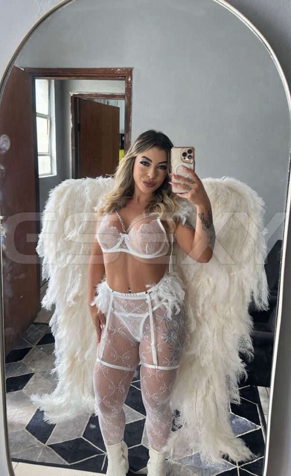 Acompanhante Nicolly Gomes