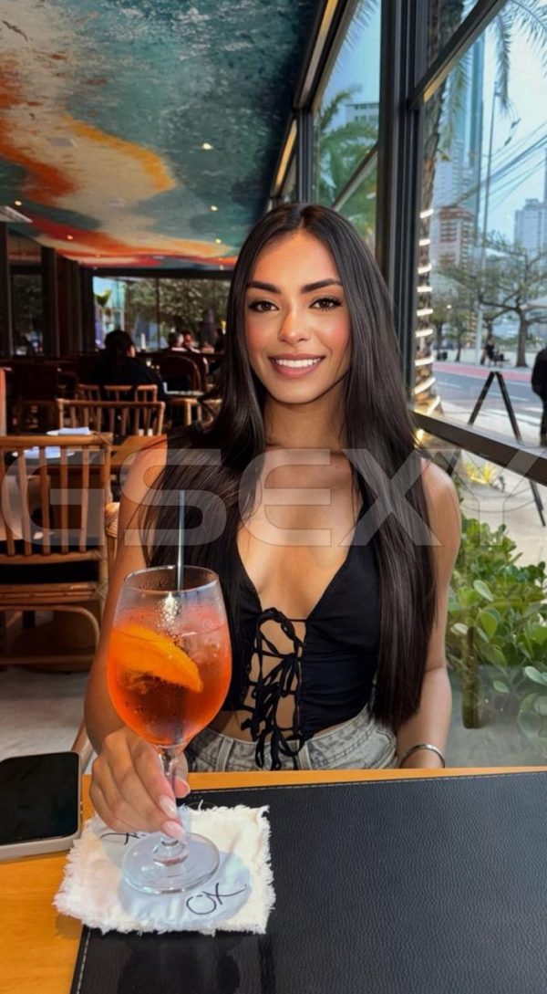 Acompanhante Ágatha Dias