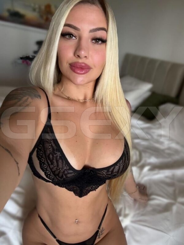 Acompanhante loira que atende casais em Campinas - Alicia Mancini