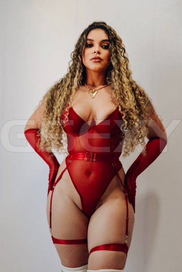 Acompanhante Aline Muniz