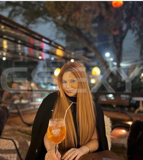 Acompanhante Ariel Ruiva