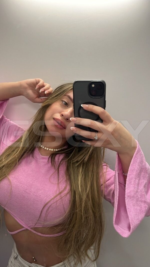 Acompanhante de luxo loira com local em Campinas - Camila Ventura