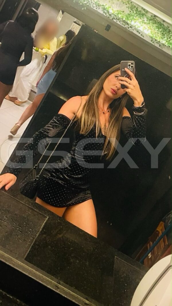 Acompanhante Carla Pelozzo
