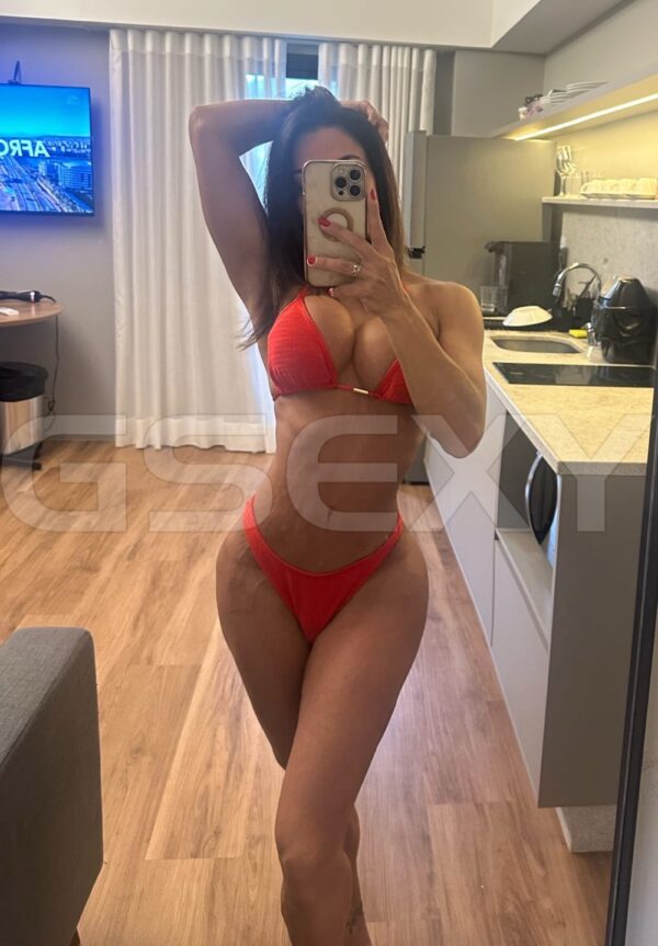 Acompanhante Cris Casttiel