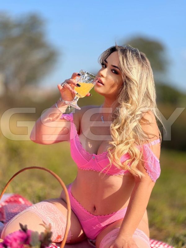 Acompanhante Livia Rodrigues