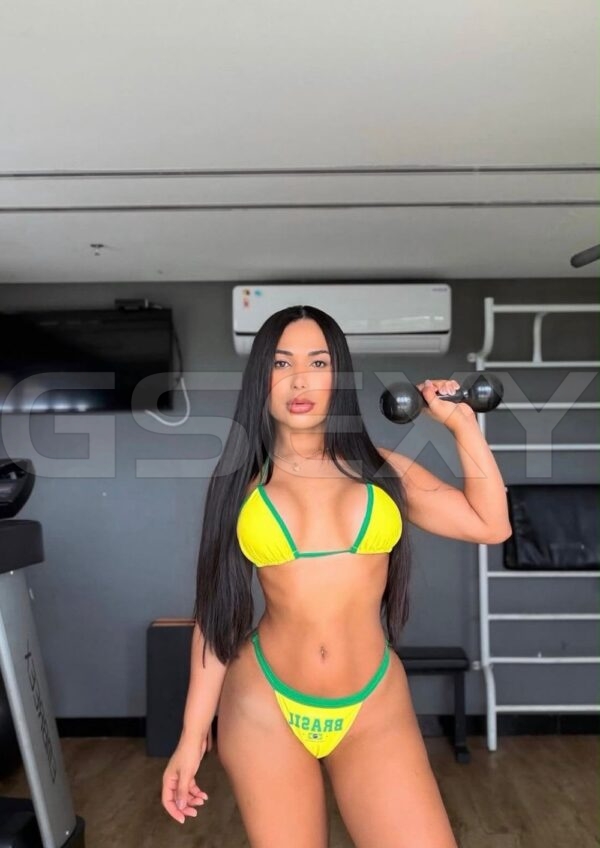 Acompanhante morena que atende casais em Campinas - Giullia Magionne