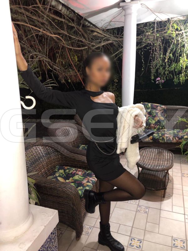 Acompanhante Júlia Aguiar em