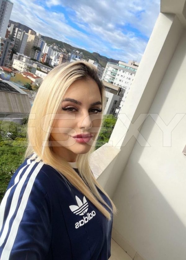 Acompanhante Letícia Salles