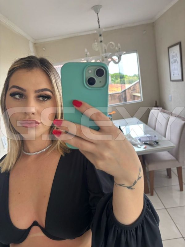 Acompanhante Letícia Salles