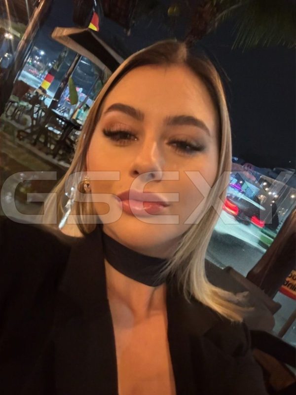 Acompanhante Letícia Salles