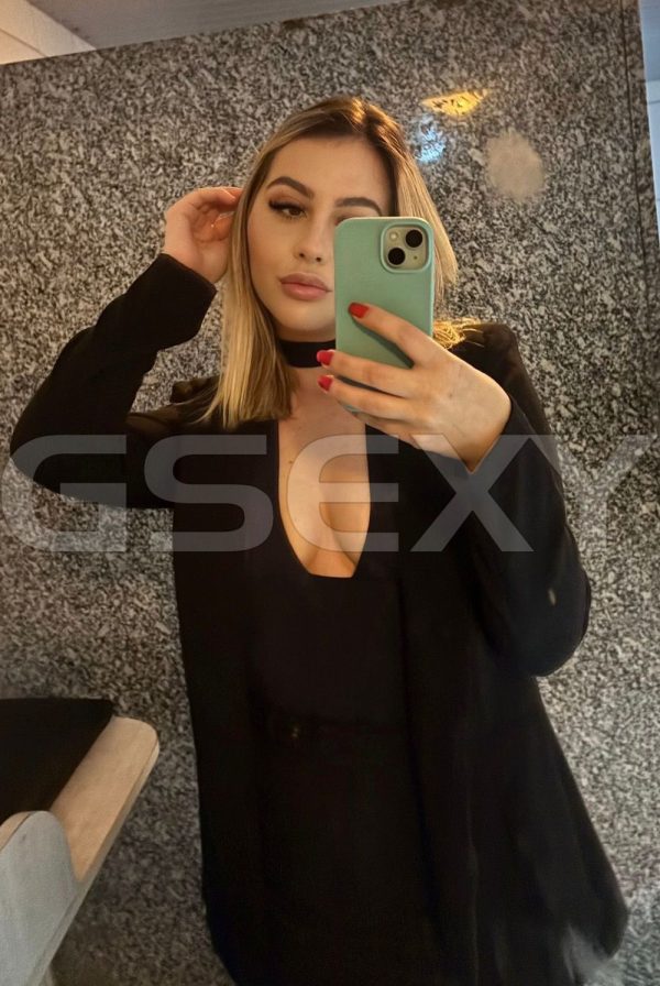 Acompanhante Letícia Salles