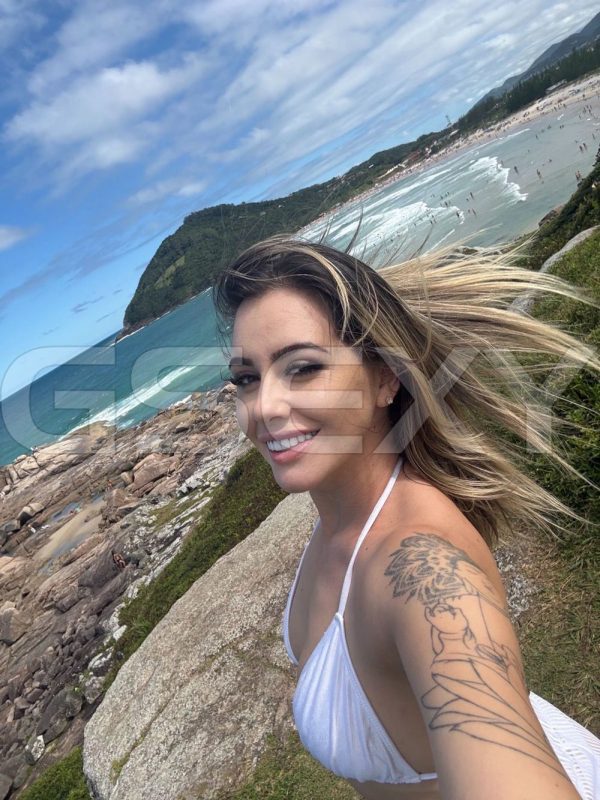 Acompanhante Letícia Salles