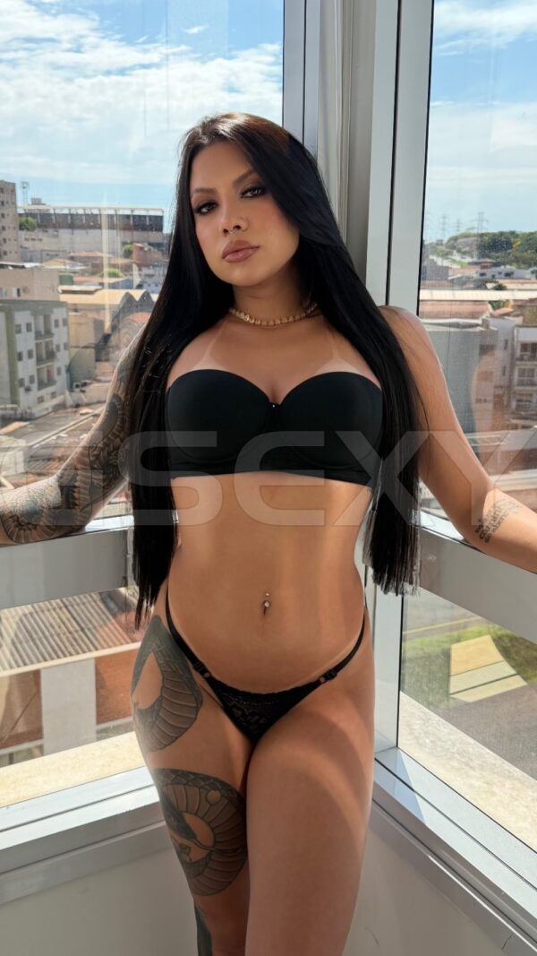 Acompanhante de luxo morena que atende casais em Campinas - Liz Avelar