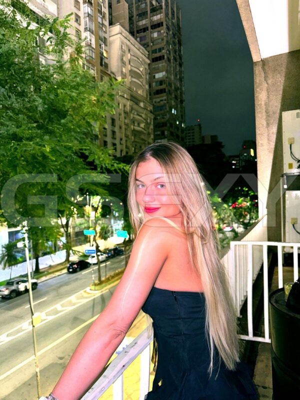 Acompanhante Luísa Landim