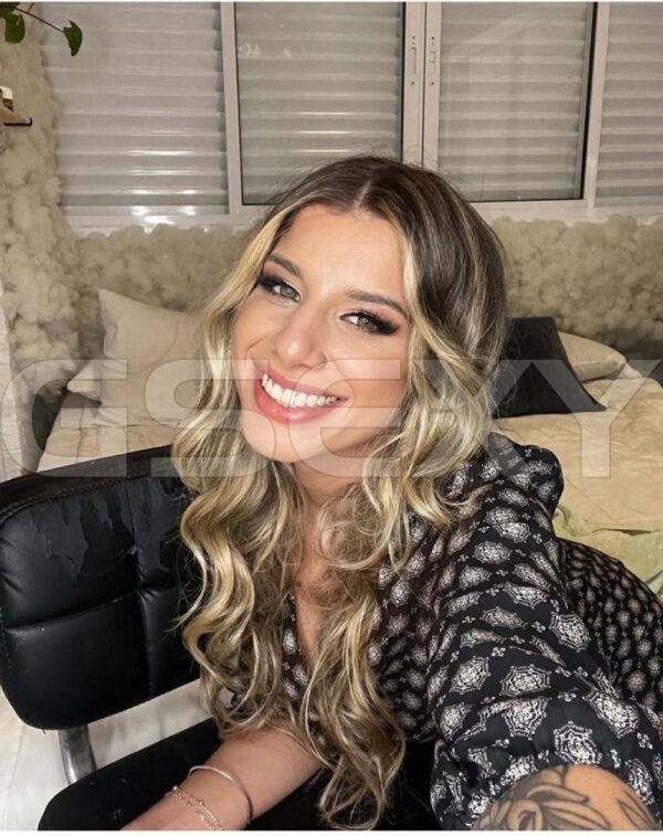 Acompanhante Maria Vitória