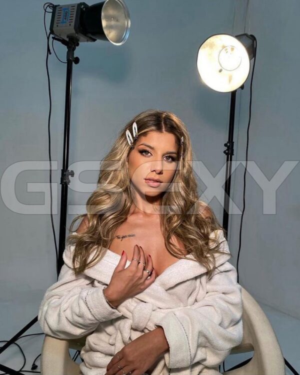 Acompanhante Maria Vitória