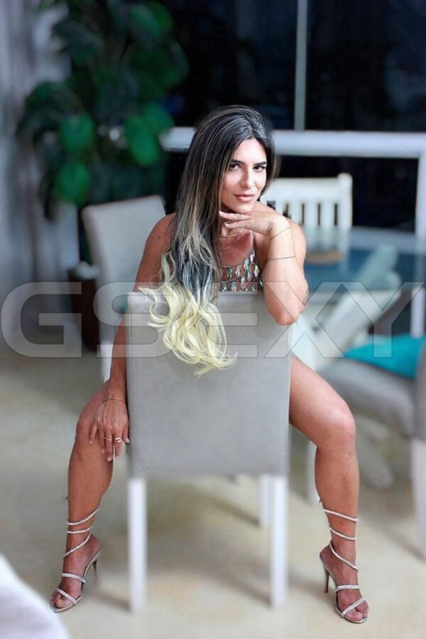 Acompanhante May Ferrari