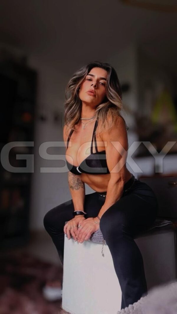 Acompanhante May Ferrari