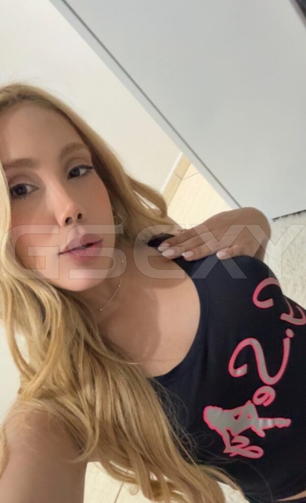 Acompanhante de luxo loira que atende casais em Campinas - Nicole Khodair