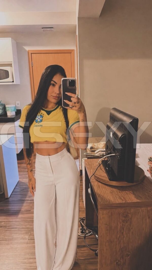 Acompanhante Yasmin Becker