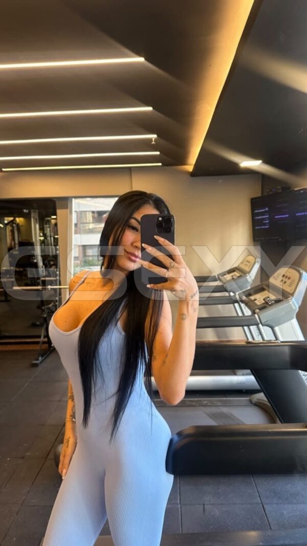 Acompanhante Yasmin Becker